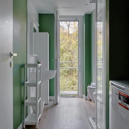 Joivy Stylish Flat For 2 With A Balcony Милан